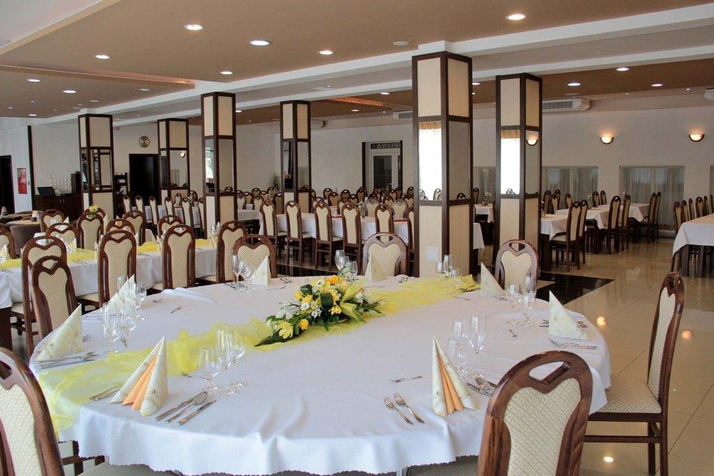 Hotel Auto Jas Нітра Екстер'єр фото
