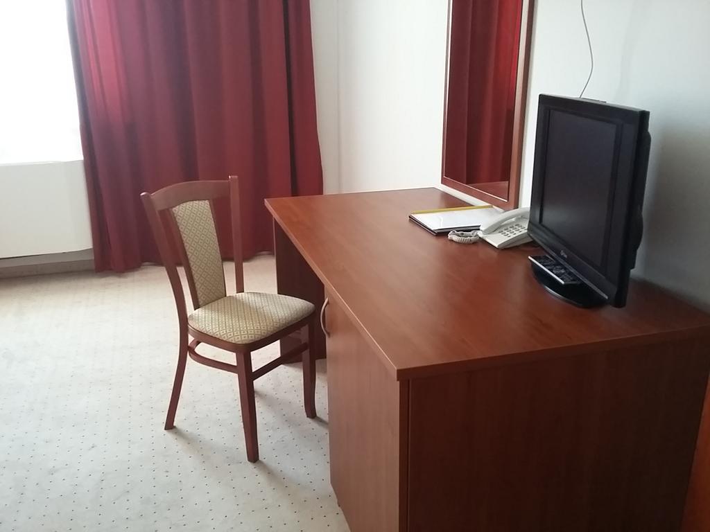 Hotel Auto Jas Нітра Екстер'єр фото