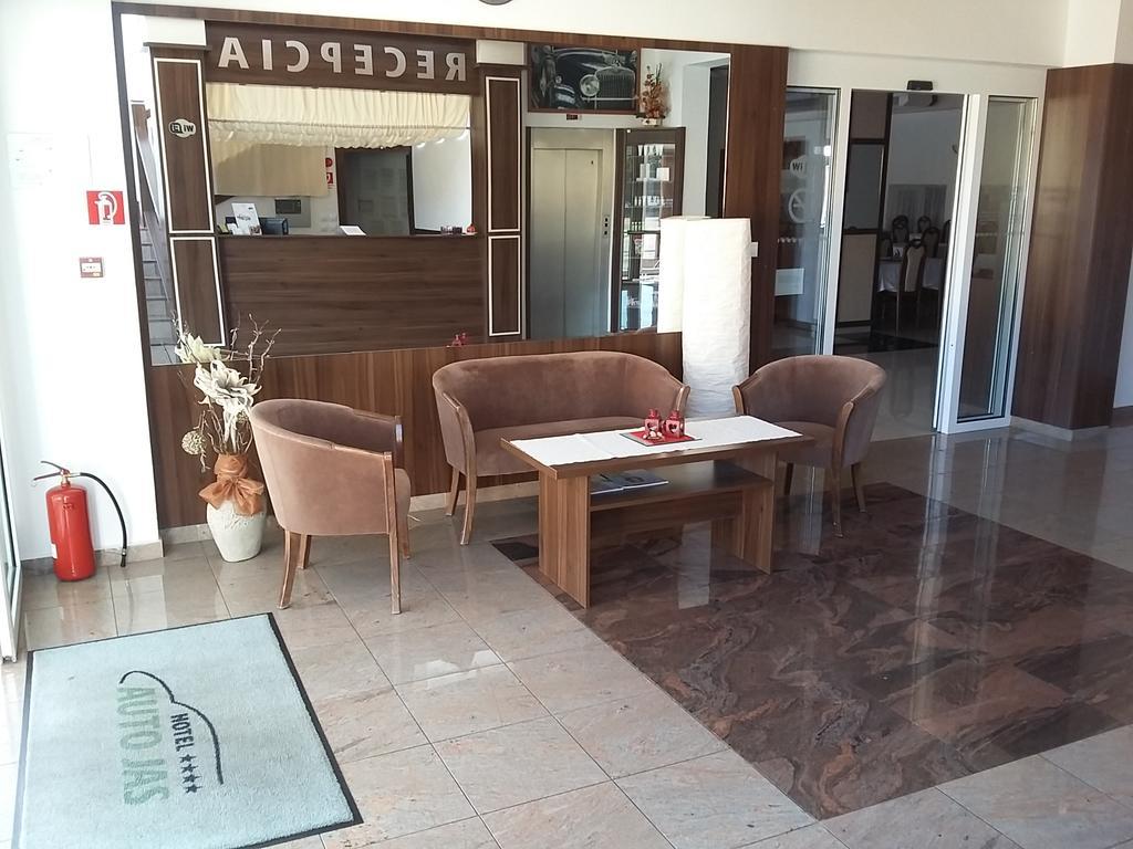 Hotel Auto Jas Нітра Екстер'єр фото