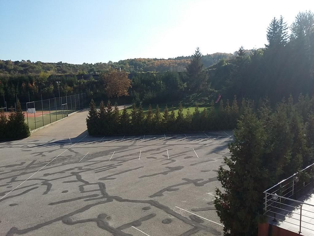 Hotel Auto Jas Нітра Екстер'єр фото
